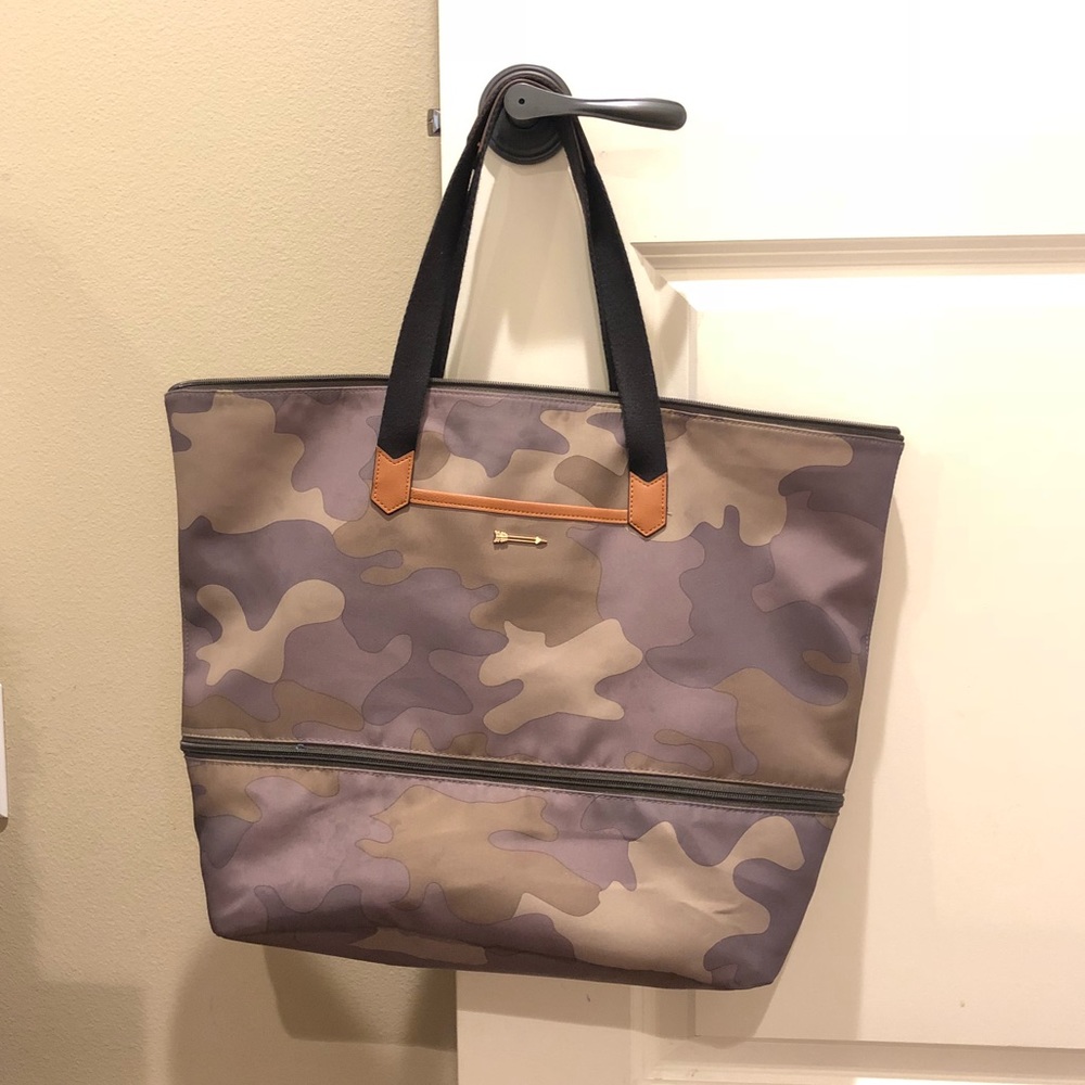 Stella dot camp shoulder bag
